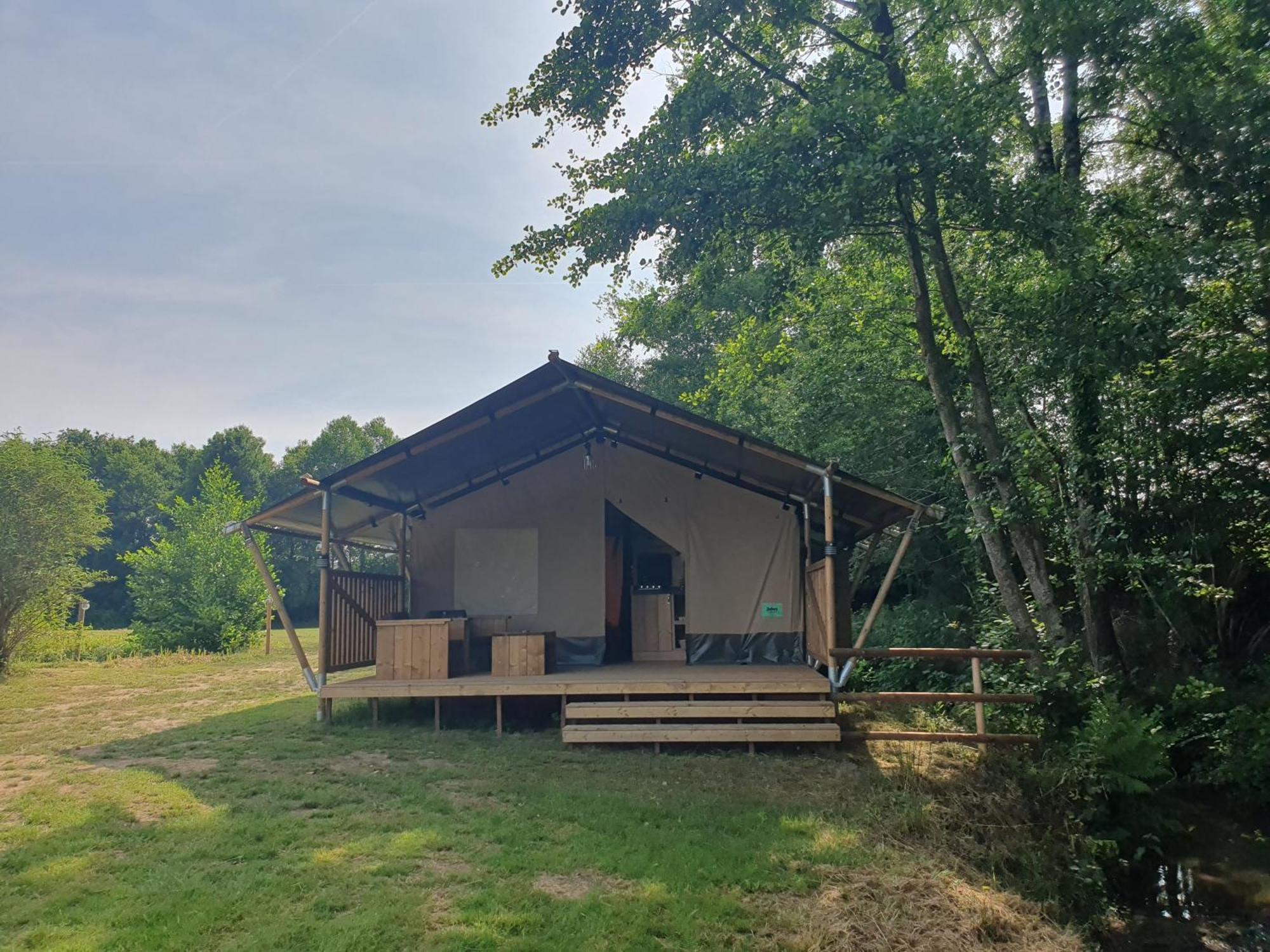 Luxury Safari Tents At Moulin Du Pommier Glamping & Camping Saulgond Экстерьер фото